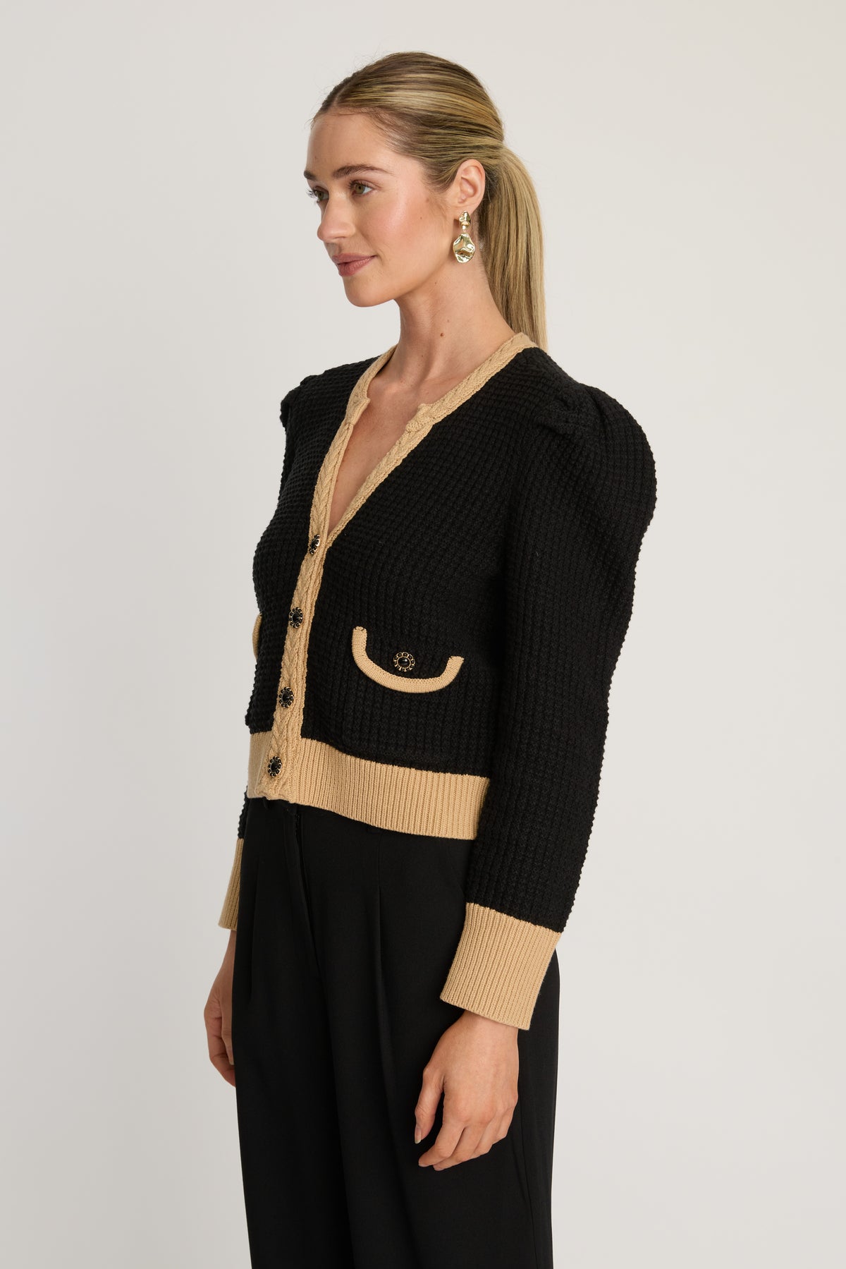 Jou Sweater in Black / Cream