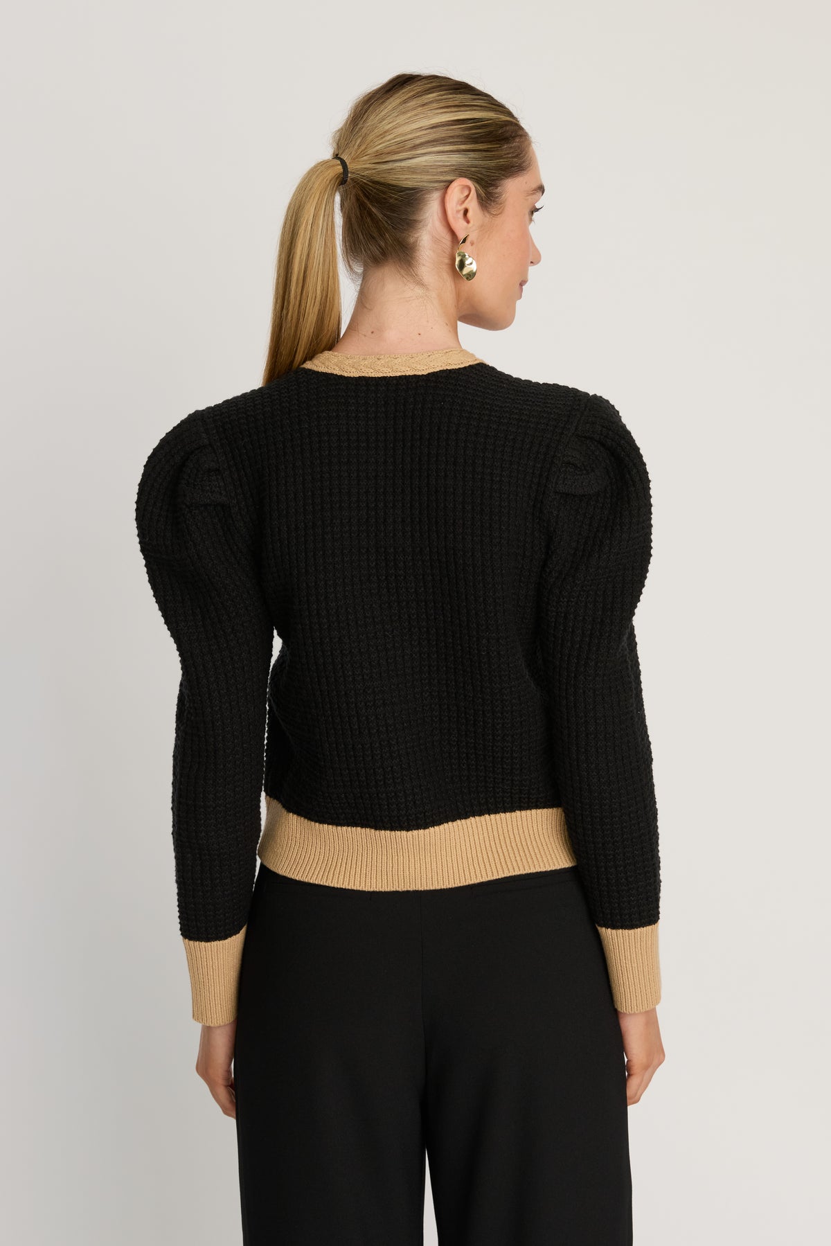 Jou Sweater in Black / Cream